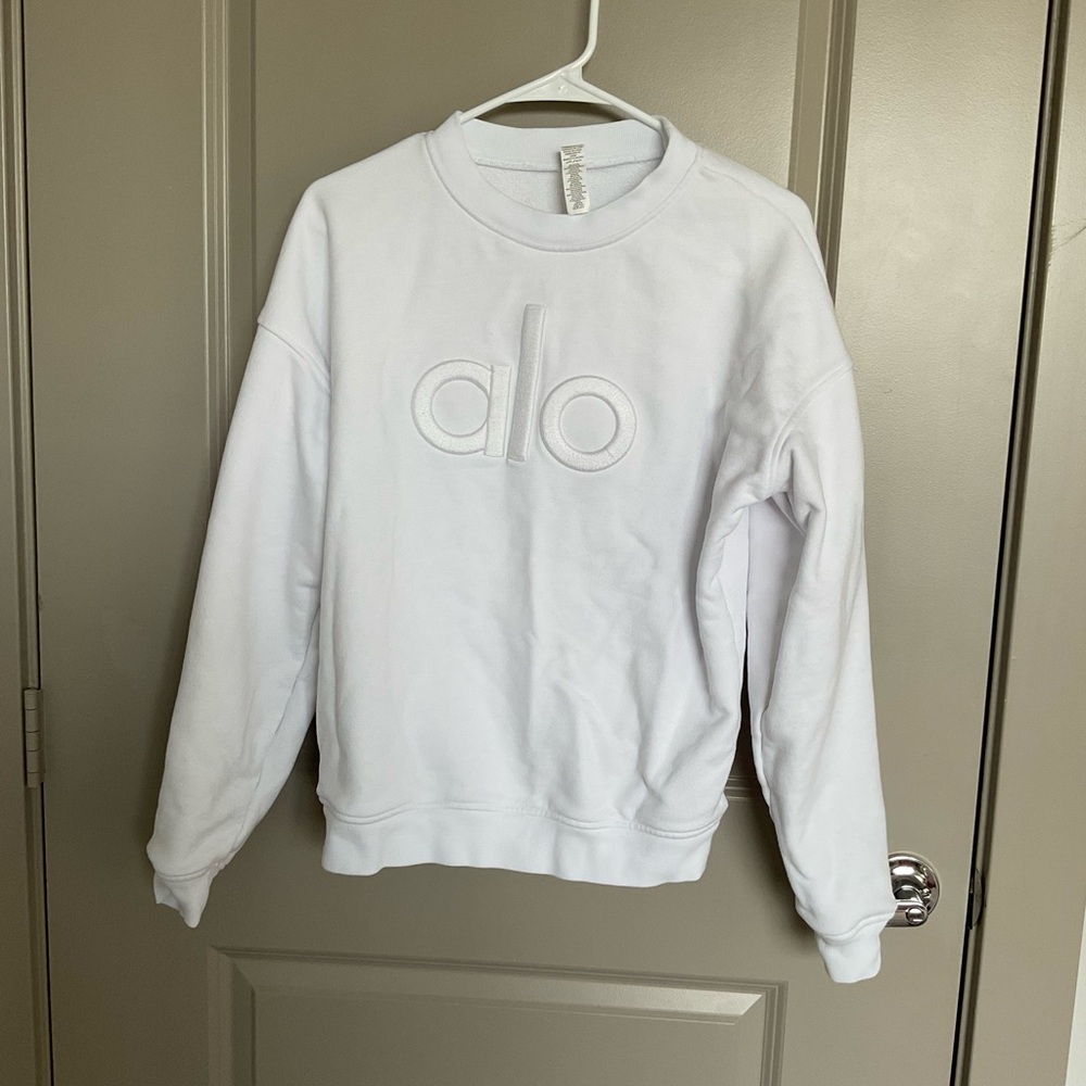 ALO Yoga Classic White Pullover